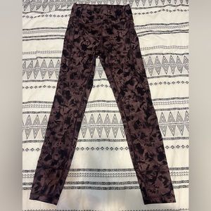 Lululemon leggings. Multi color-dark/light brown. Size 4.
